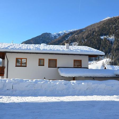 Haus Elisabeth Acomodação com café da manhã Neustift im Stubaital Exterior foto