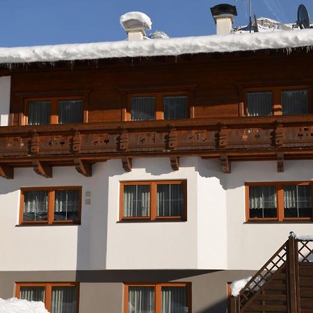 Haus Elisabeth Acomodação com café da manhã Neustift im Stubaital Exterior foto