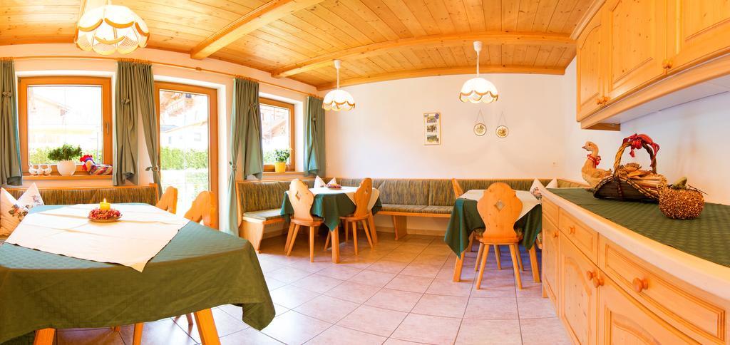 Haus Elisabeth Acomodação com café da manhã Neustift im Stubaital Exterior foto