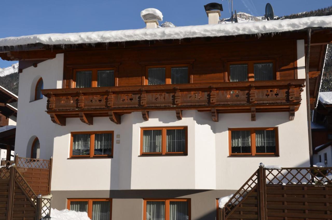 Haus Elisabeth Acomodação com café da manhã Neustift im Stubaital Exterior foto