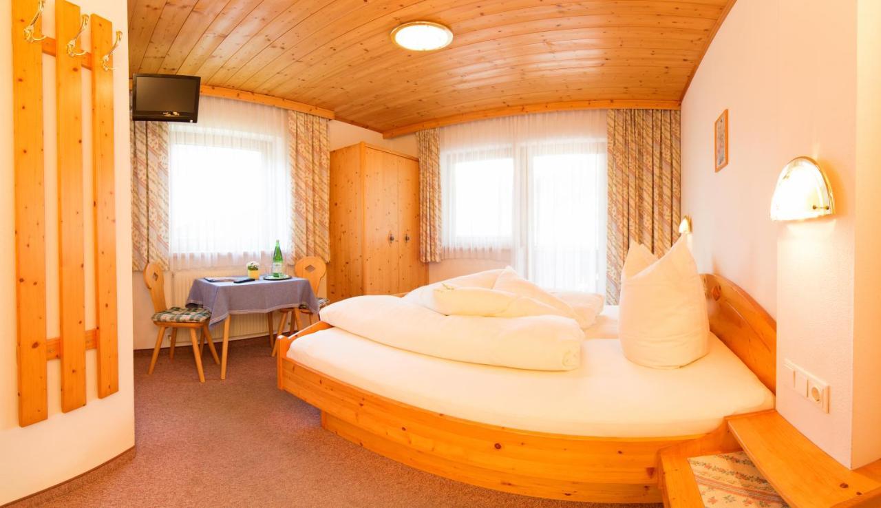 Haus Elisabeth Acomodação com café da manhã Neustift im Stubaital Quarto foto